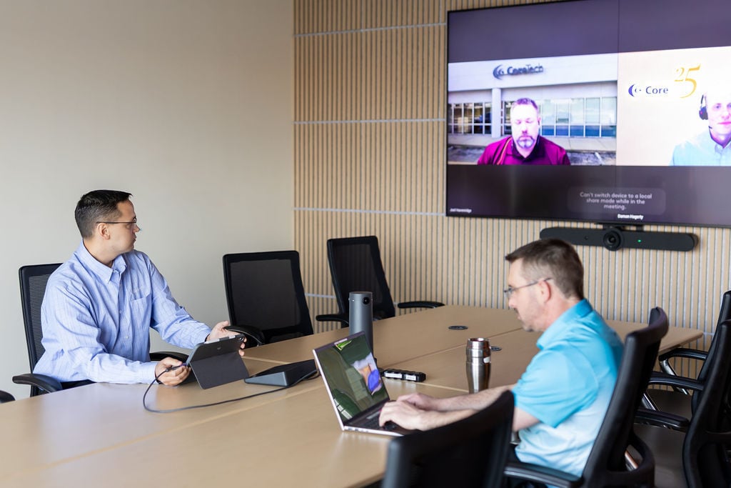 Pros and Cons of Outsourcing IT Vendor Management