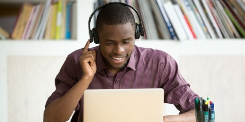 reasons why your employees need professional headsets 