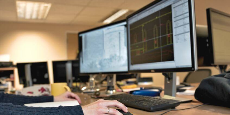 Maximize Your Computer’s Screen Space with Windows Virtual Desktop - Featured Image
